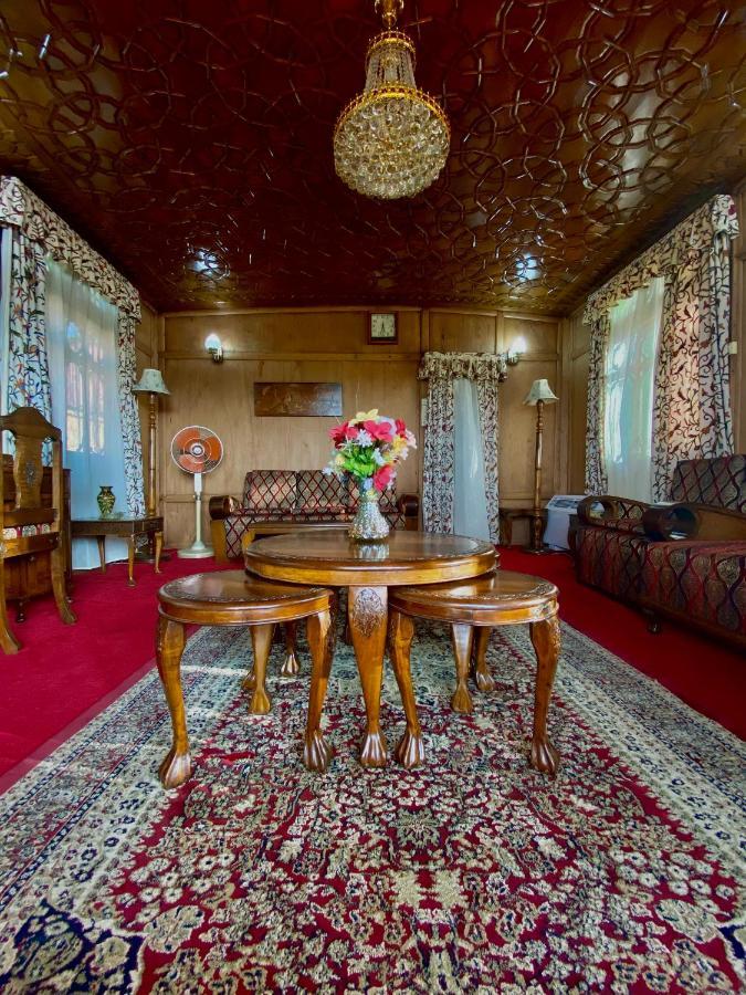 Green Paradise Houseboat - Centrally Heated Srinagar  Exterior photo