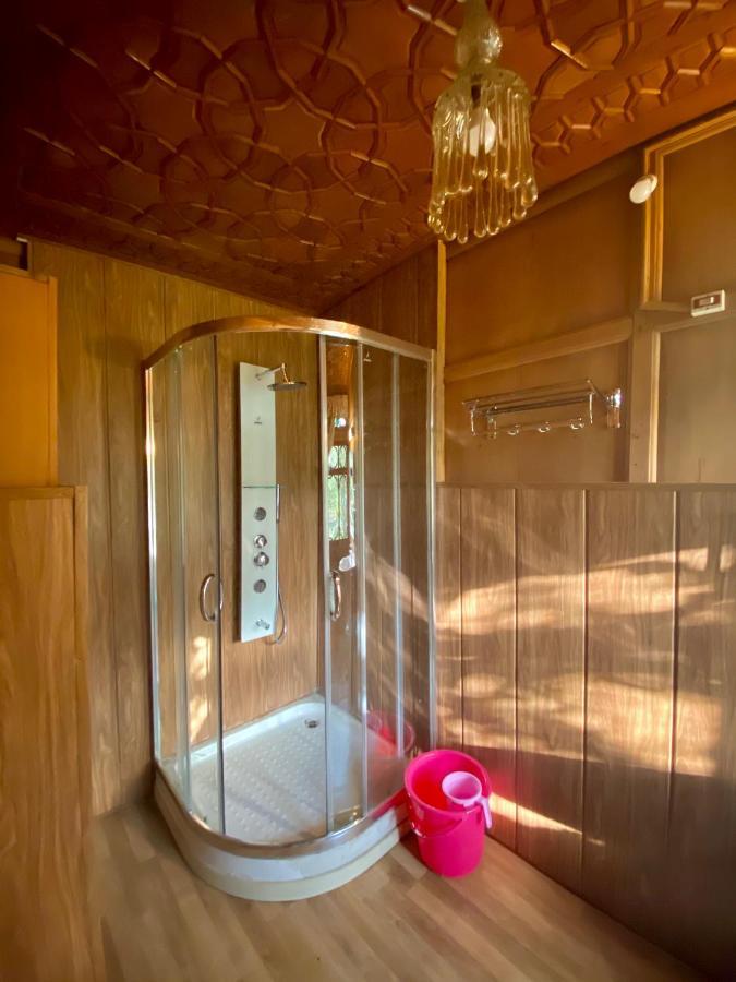Green Paradise Houseboat - Centrally Heated Srinagar  Exterior photo